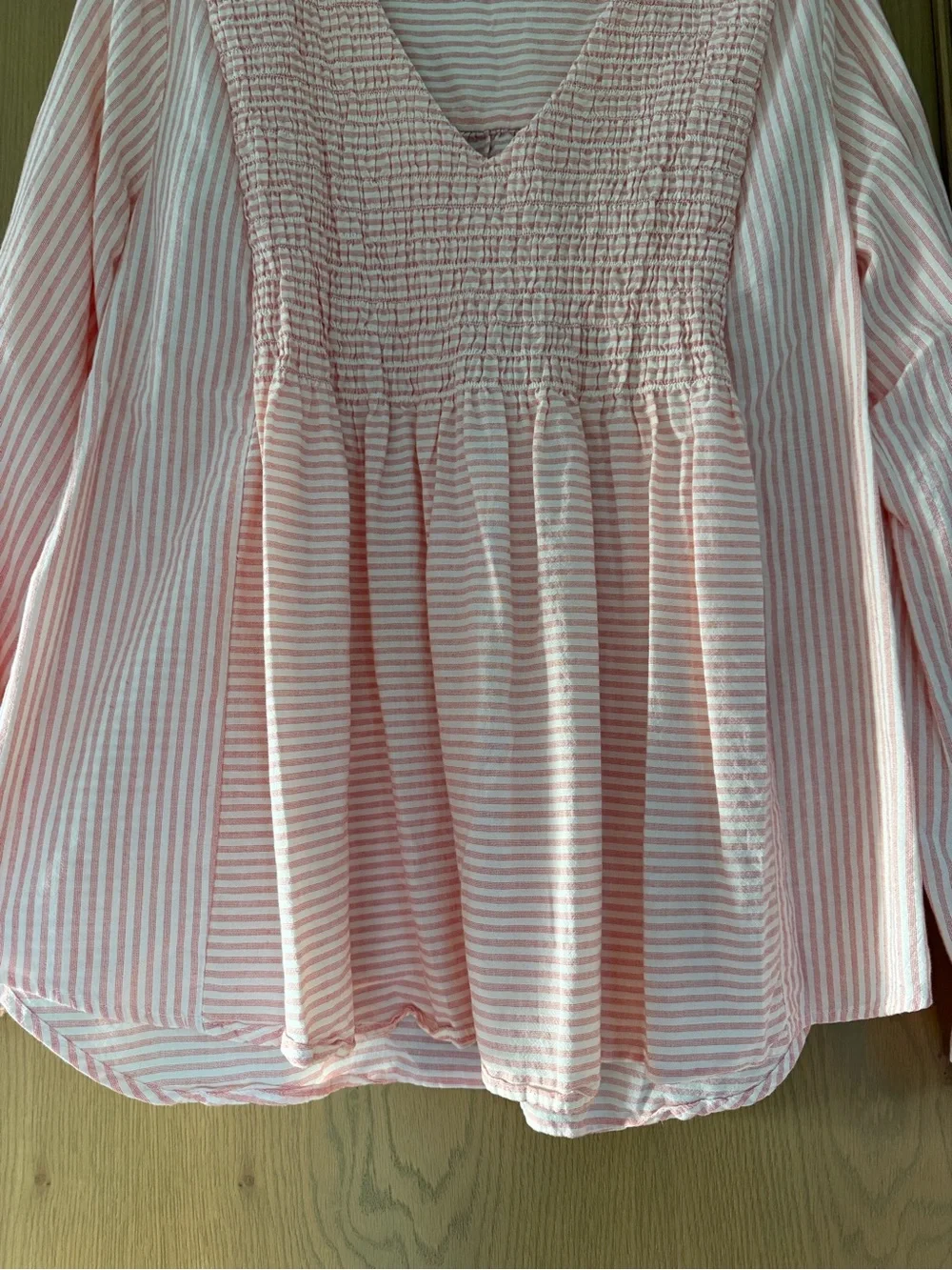 Sundance Julia Pink/Peach White Smocked V-Neck Babydoll Popover Top / LG